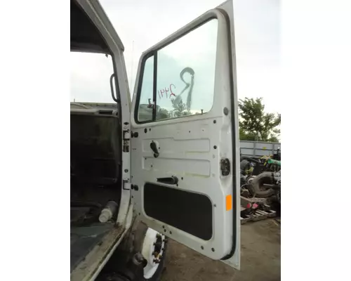 INTERNATIONAL 4900 Door Assembly, Front