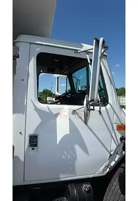 INTERNATIONAL 4900 Door Assembly, Front