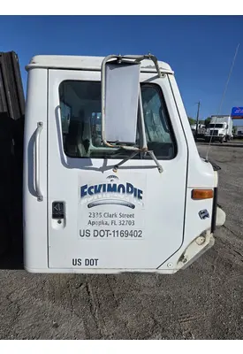INTERNATIONAL 4900 Door Assembly, Front