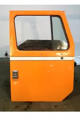 INTERNATIONAL 4900 Door Assembly