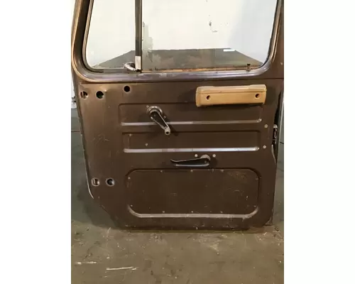 INTERNATIONAL 4900 Door Assembly