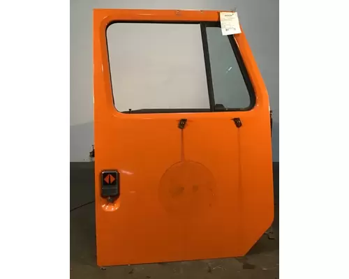 INTERNATIONAL 4900 Door Assembly