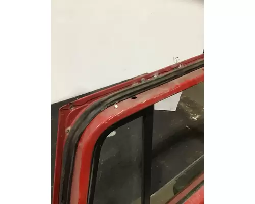 INTERNATIONAL 4900 Door Assembly