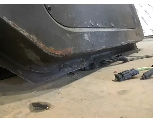 INTERNATIONAL 4900 Door Assembly