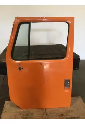INTERNATIONAL 4900 Door Assembly