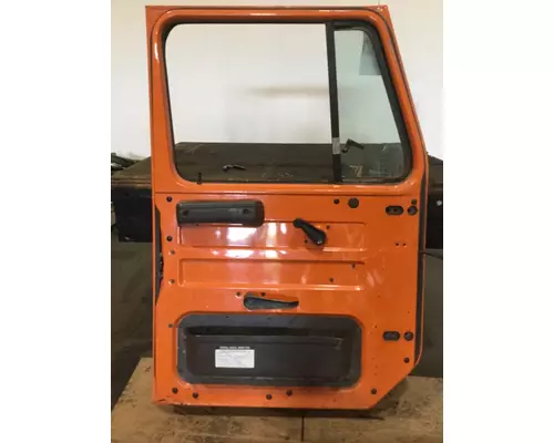 INTERNATIONAL 4900 Door Assembly
