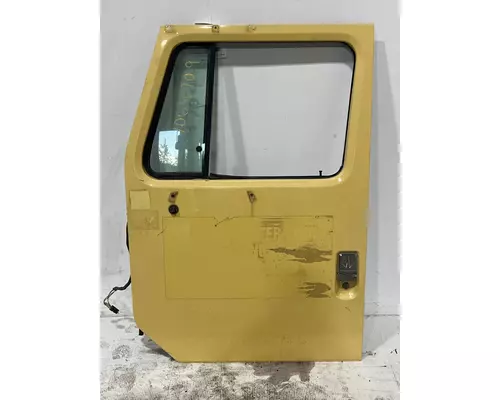 INTERNATIONAL 4900 Door Assembly