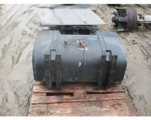 INTERNATIONAL 4900 FUEL TANK