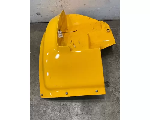 INTERNATIONAL 4900 Fender Extension
