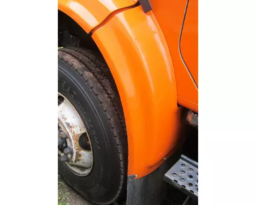 INTERNATIONAL 4900 Fender Extension