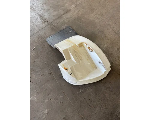 INTERNATIONAL 4900 Fender Extension