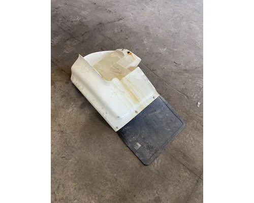 INTERNATIONAL 4900 Fender Extension