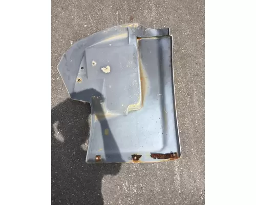 INTERNATIONAL 4900 Fender Extension