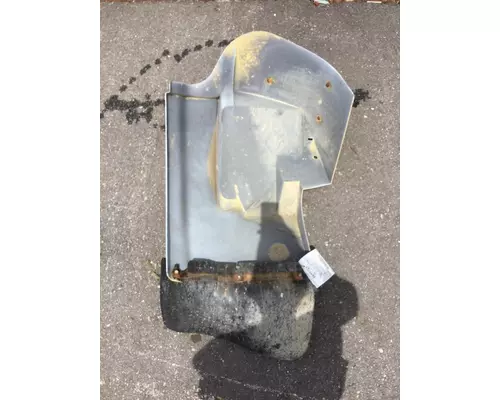 INTERNATIONAL 4900 Fender Extension