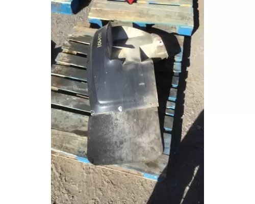 INTERNATIONAL 4900 Fender Extension