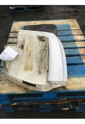 INTERNATIONAL 4900 Fender Extension