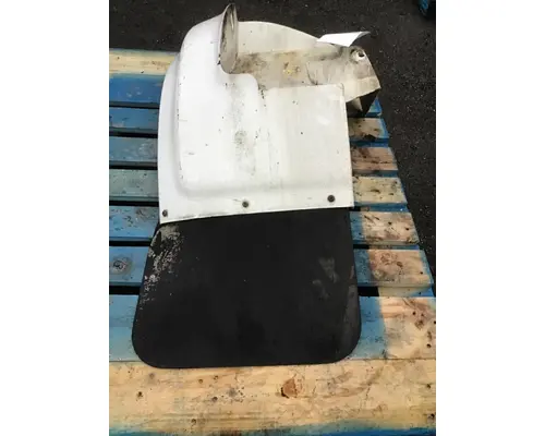 INTERNATIONAL 4900 Fender Extension