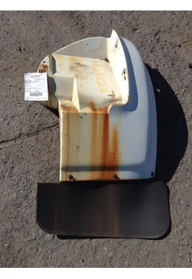 INTERNATIONAL 4900 Fender Extension