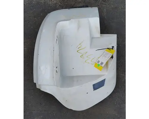 INTERNATIONAL 4900 Fender Extension