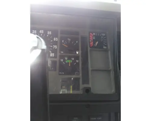 INTERNATIONAL 4900 GAUGE CLUSTER