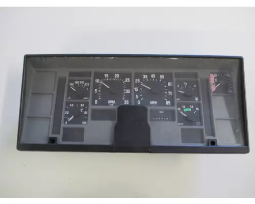 INTERNATIONAL 4900 GAUGE CLUSTER