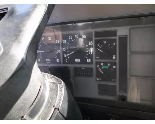 INTERNATIONAL 4900 GAUGE CLUSTER