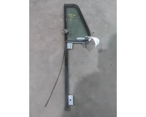 INTERNATIONAL 4900 GLASS, DOOR VENT, FRONT