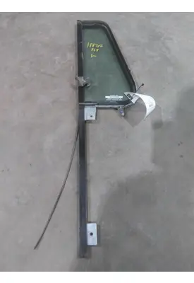 INTERNATIONAL 4900 GLASS, DOOR VENT, FRONT