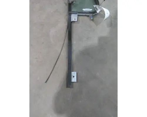 INTERNATIONAL 4900 GLASS, DOOR VENT, FRONT