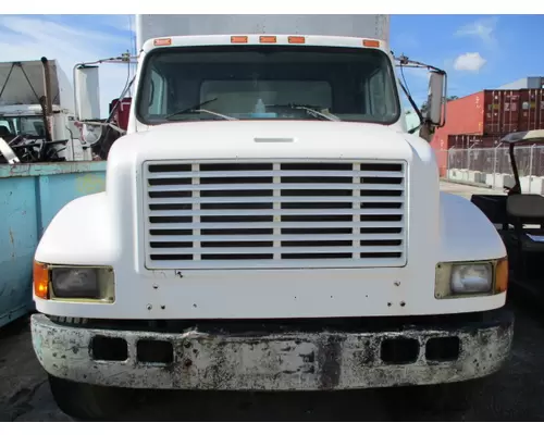 INTERNATIONAL 4900 HOOD