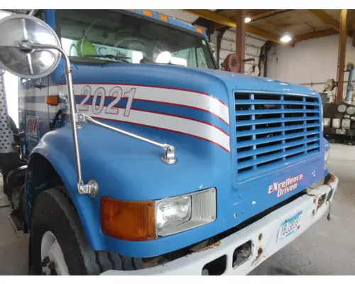 INTERNATIONAL 4900 HOOD