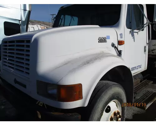 INTERNATIONAL 4900 HOOD