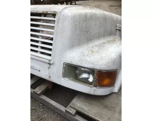 INTERNATIONAL 4900 Hood