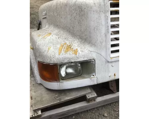 INTERNATIONAL 4900 Hood