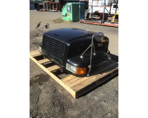 INTERNATIONAL 4900 Hood