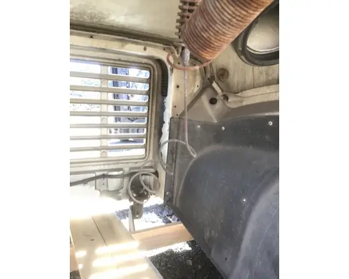 INTERNATIONAL 4900 Hood
