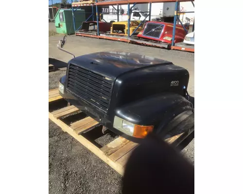 INTERNATIONAL 4900 Hood