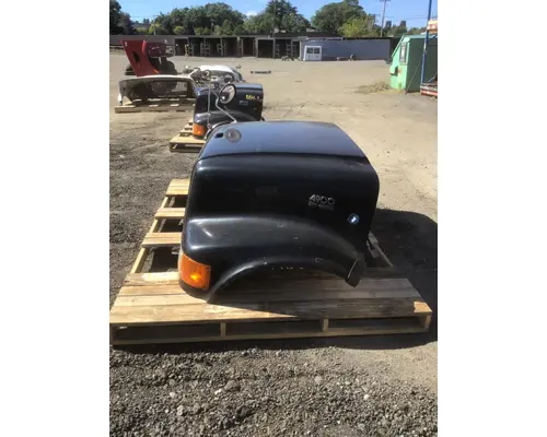INTERNATIONAL 4900 Hood