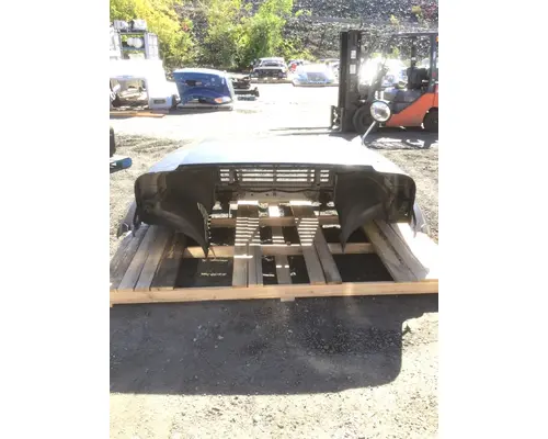 INTERNATIONAL 4900 Hood