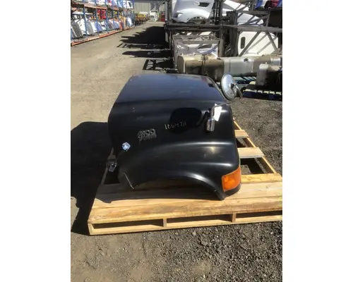 INTERNATIONAL 4900 Hood