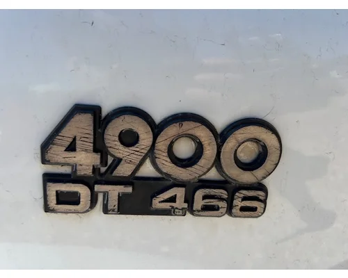 INTERNATIONAL 4900 Hood