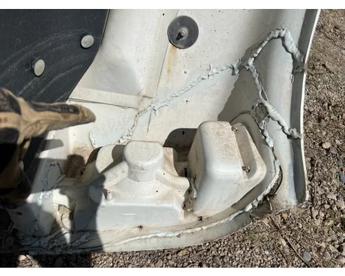 INTERNATIONAL 4900 Hood