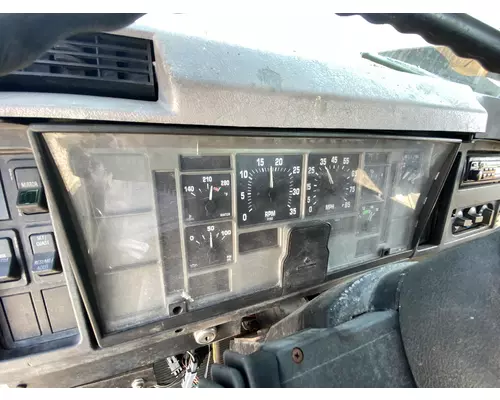 INTERNATIONAL 4900 Instrument Cluster