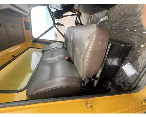 INTERNATIONAL 4900 Interior Sun Visor