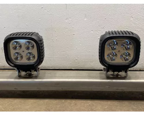 INTERNATIONAL 4900 LED Accessory Light