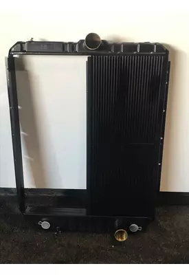 INTERNATIONAL 4900 Radiator