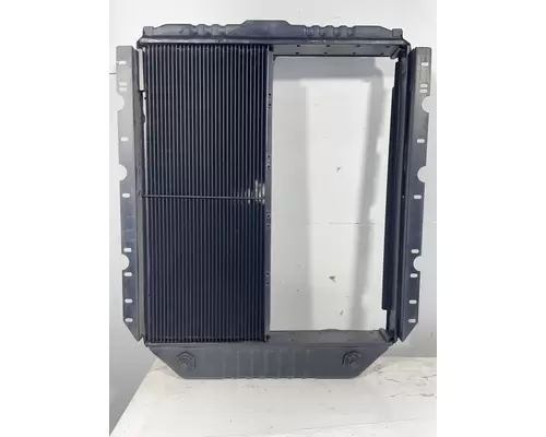 INTERNATIONAL 4900 Radiator