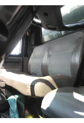 INTERNATIONAL 4900 SEAT, FRONT