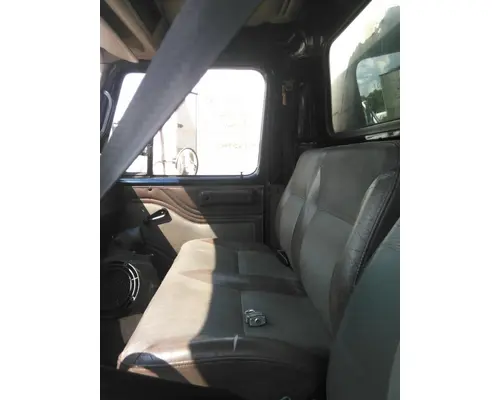 INTERNATIONAL 4900 SEAT, FRONT