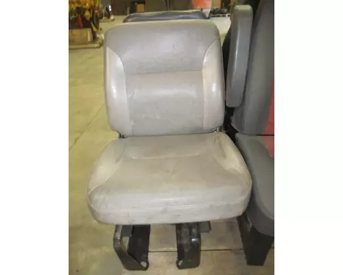 INTERNATIONAL 4900 SEAT, FRONT